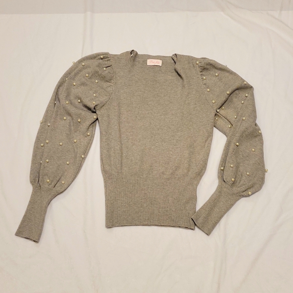 Pink Lily pearl gray sweater small